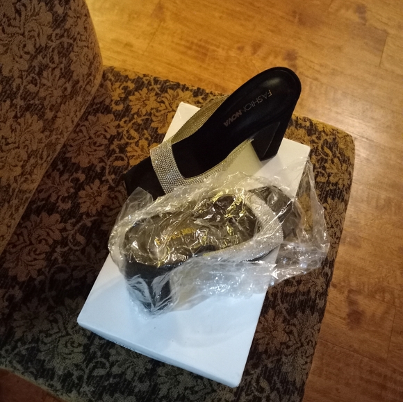 Rhinestone Heel - Picture 3 of 5